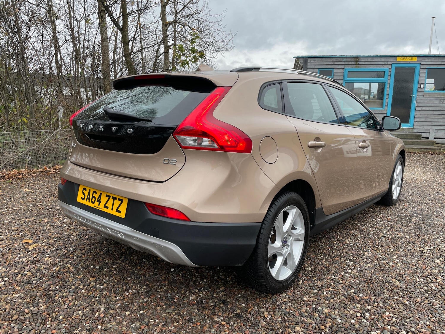 Used Volvo V40 2014 for sale - 76717528: Photo 3