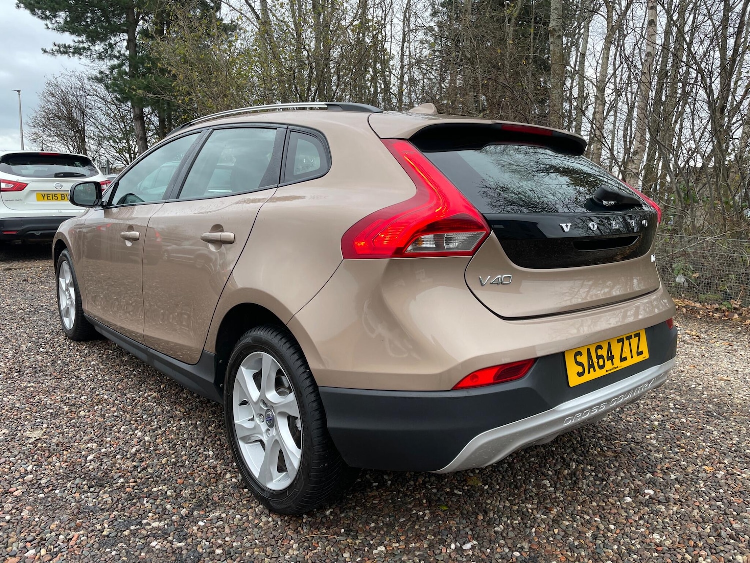 Used Volvo V40 2014 for sale - 76717528: Photo 4