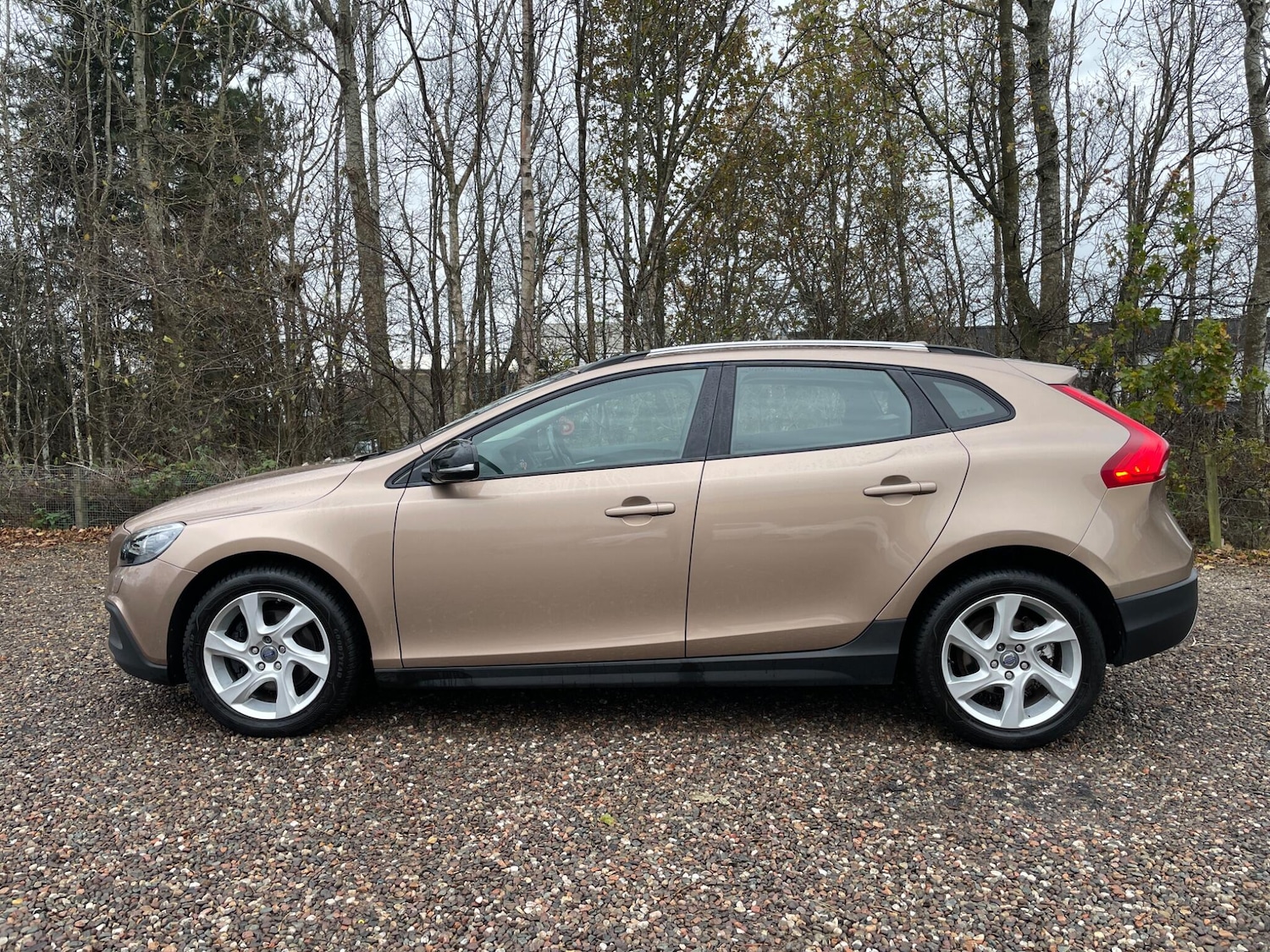 Used Volvo V40 2014 for sale - 76717528: Photo 6