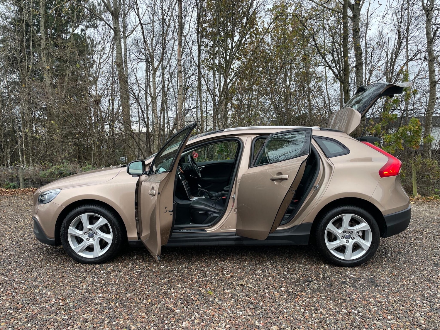 Used Volvo V40 2014 for sale - 76717528: Photo 8