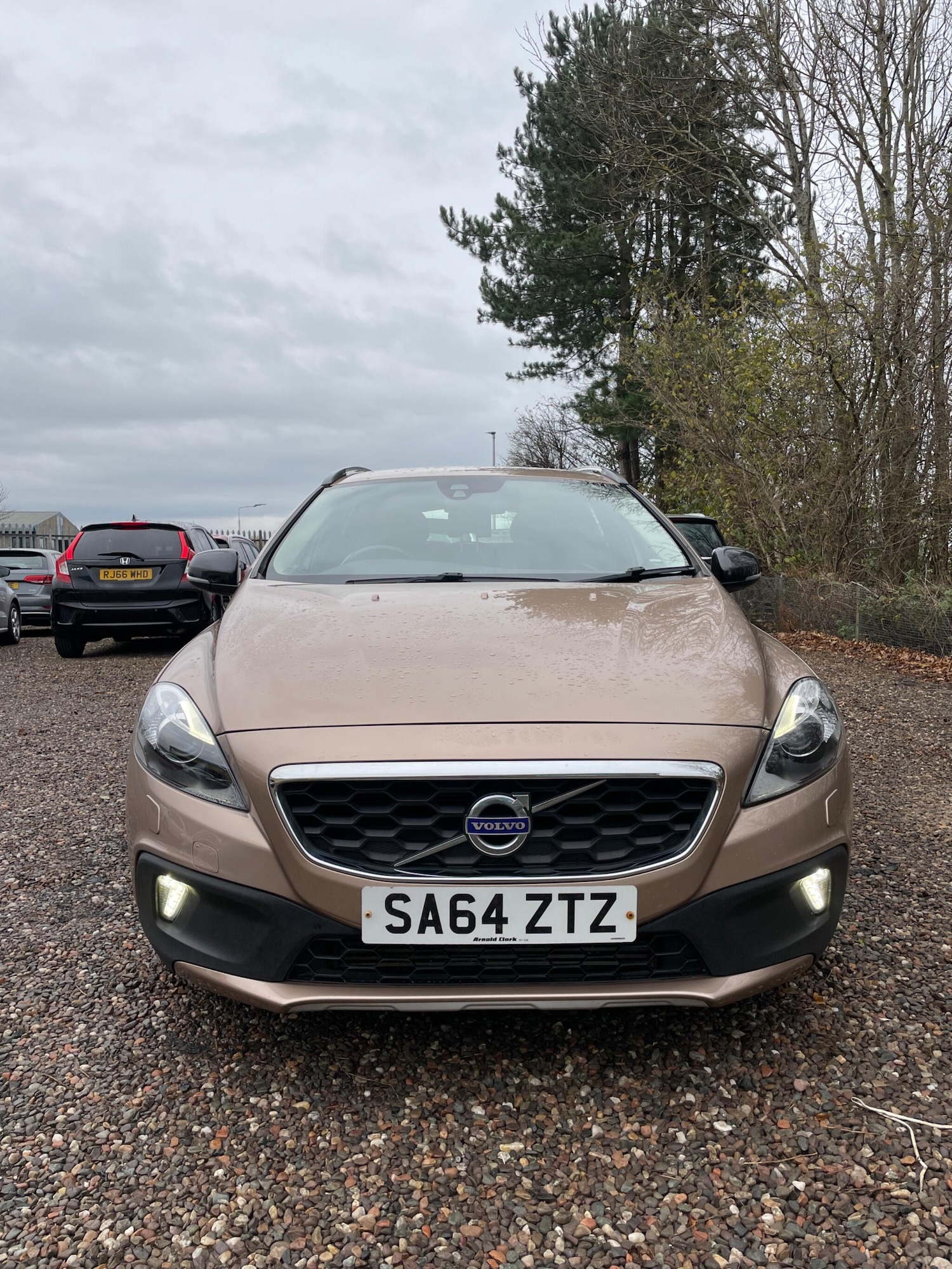 Used Volvo V40 2014 for sale - 76717528: Photo 9