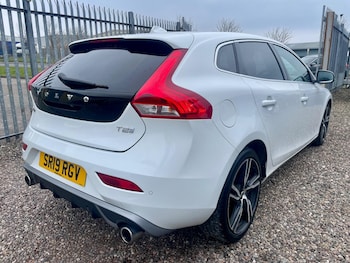 Used Volvo V40 2019 for sale - 78391183: Photo