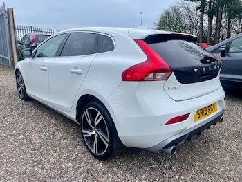 Used Volvo V40 2019 for sale - 78391183: Photo