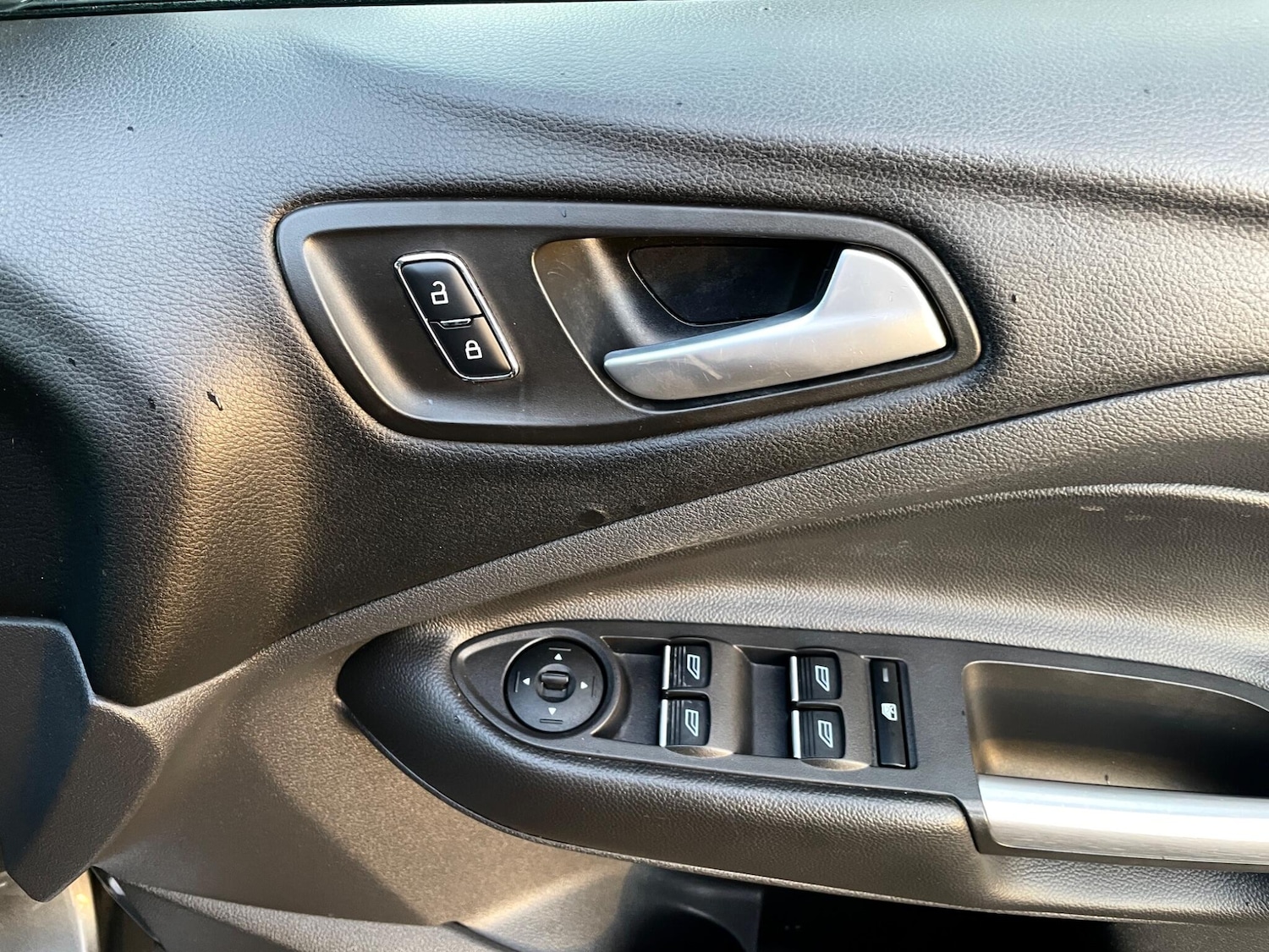 Used Ford Kuga 2015 for sale - 77178240: Photo 20