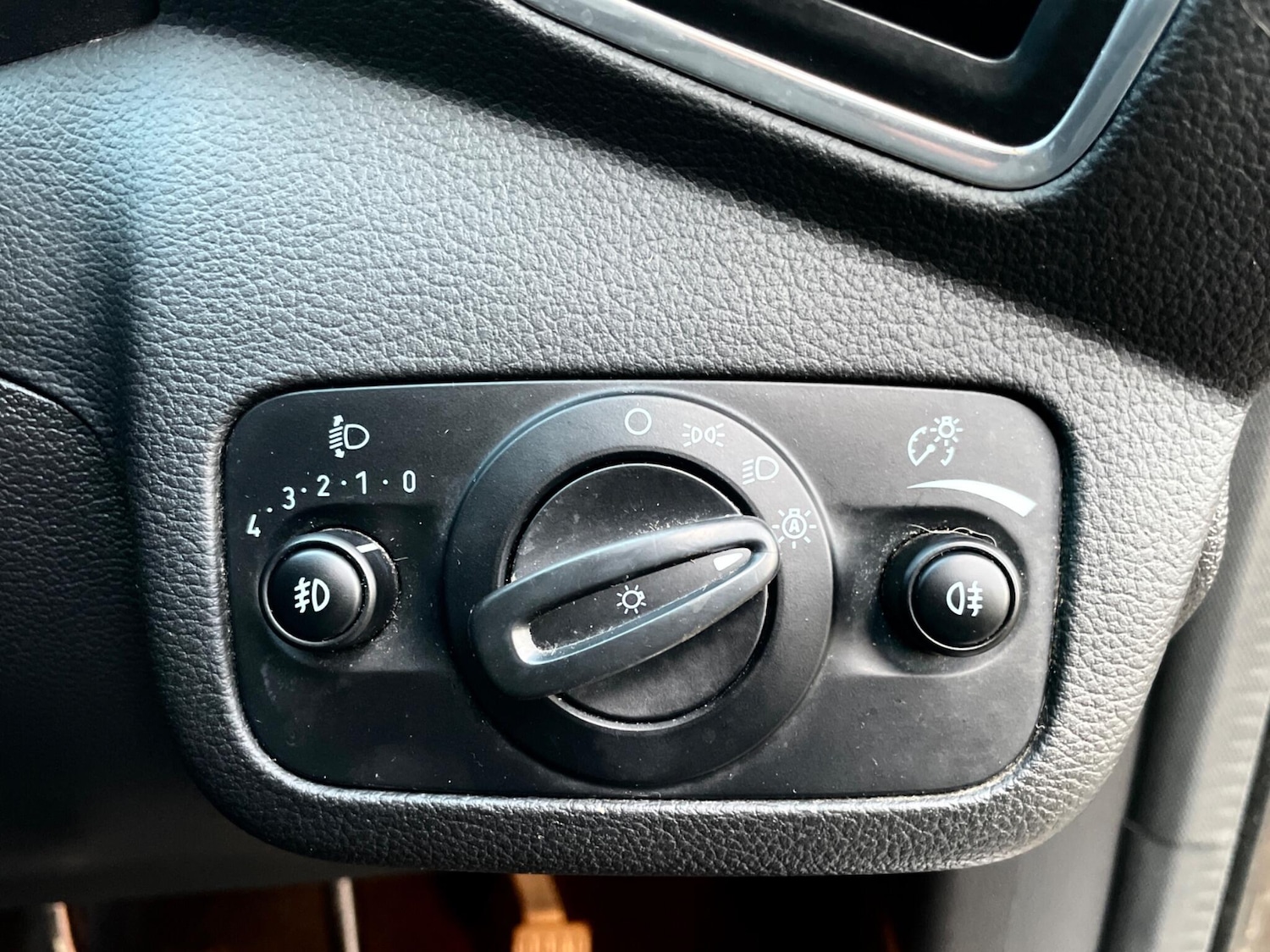 Used Ford Kuga 2015 for sale - 77178240: Photo 21