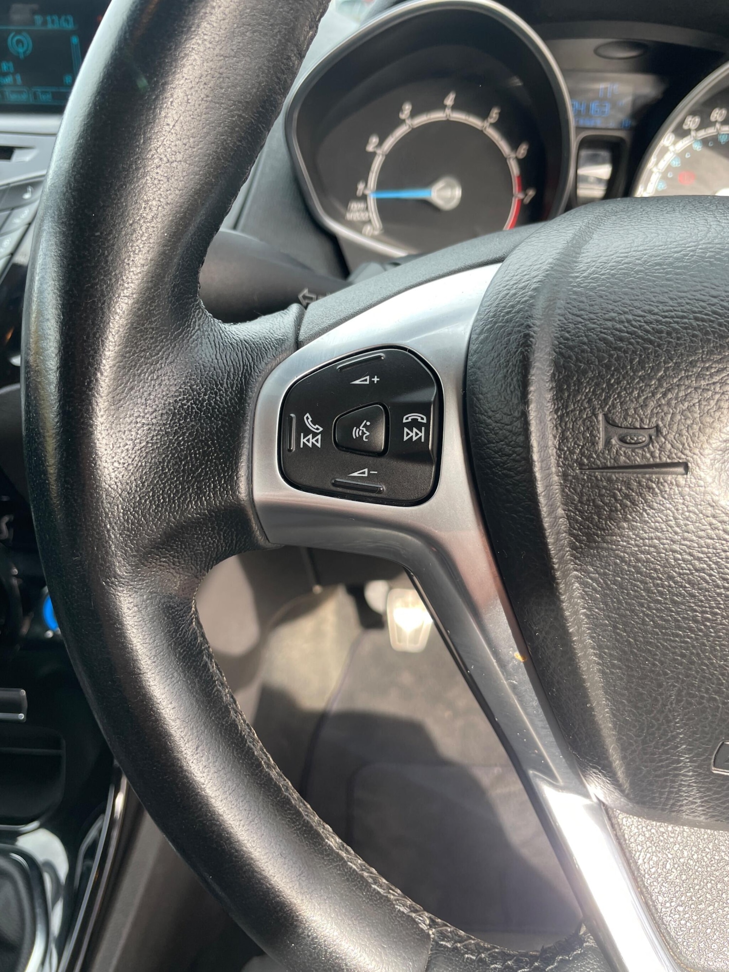 Used Ford Fiesta 2015 for sale - 78117919: Photo 15