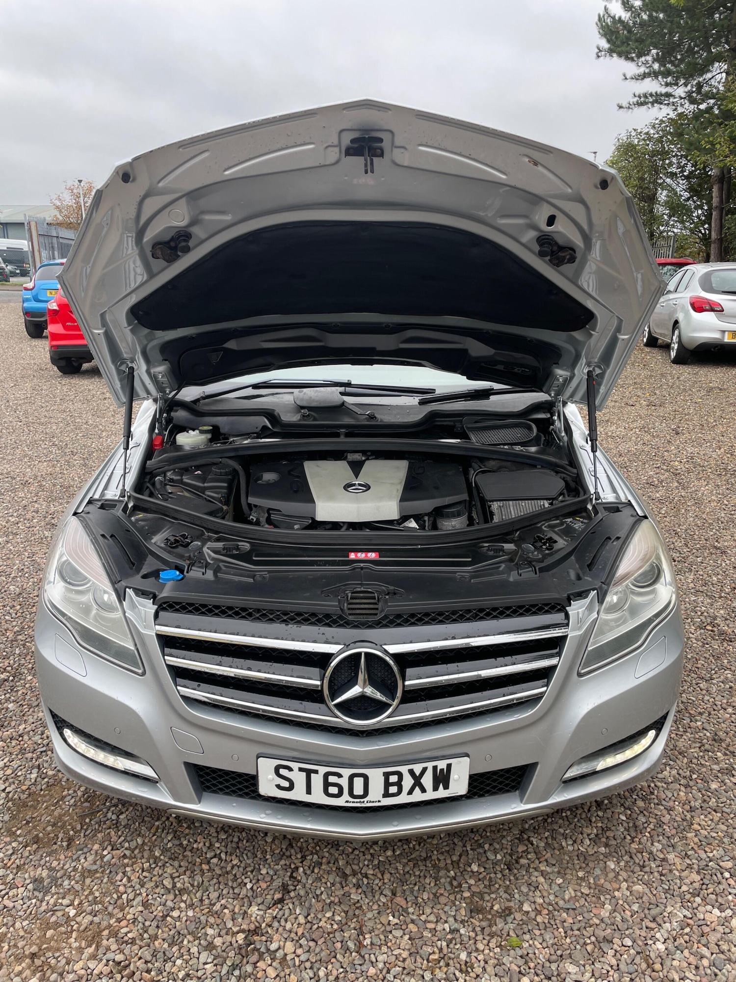 Used Mercedes-Benz R Class 2010 for sale - 76271849: Photo 11