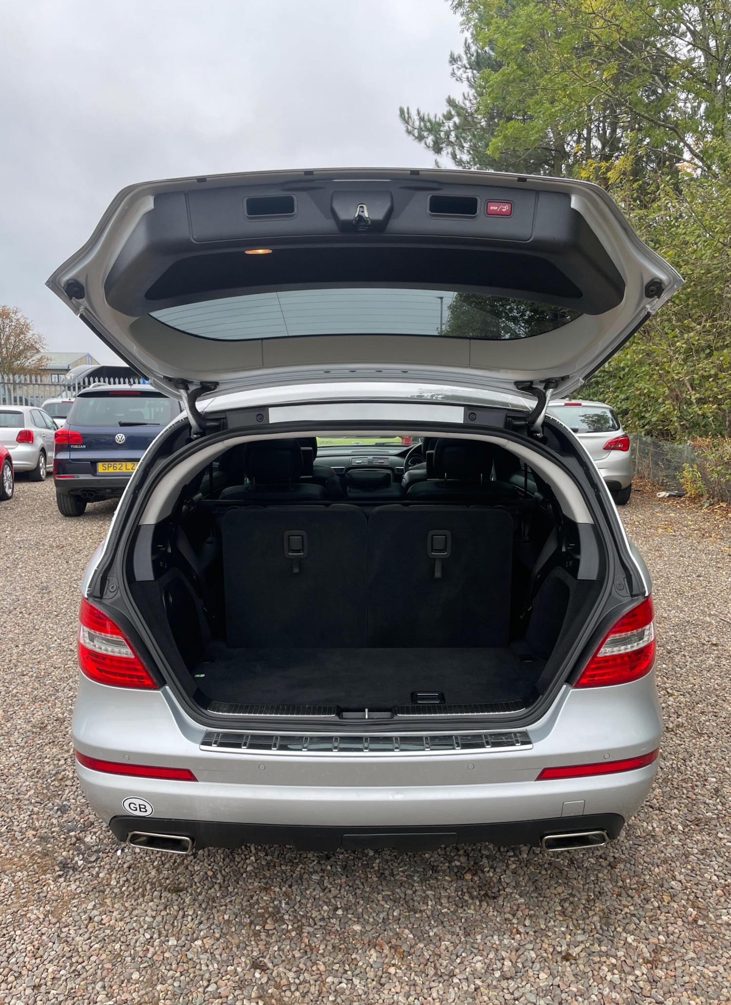 Used Mercedes-Benz R Class 2010 for sale - 76271849: Photo 12