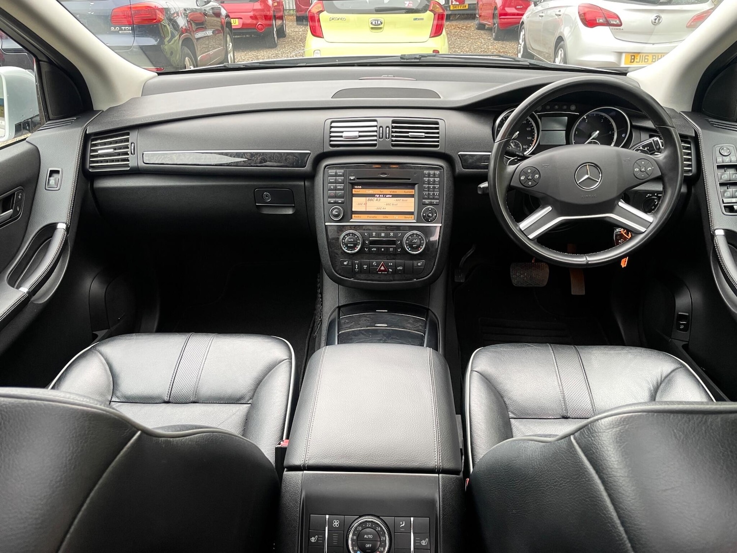 Used Mercedes-Benz R Class 2010 for sale - 76271849: Photo 16