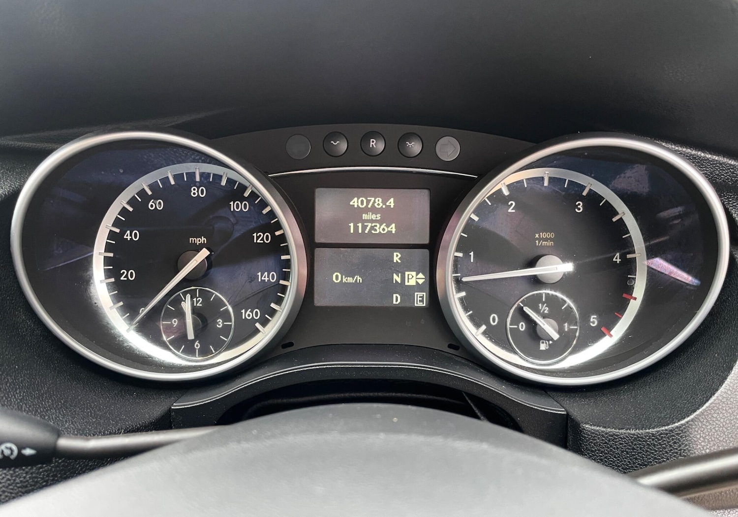 Used Mercedes-Benz R Class 2010 for sale - 76271849: Photo 18