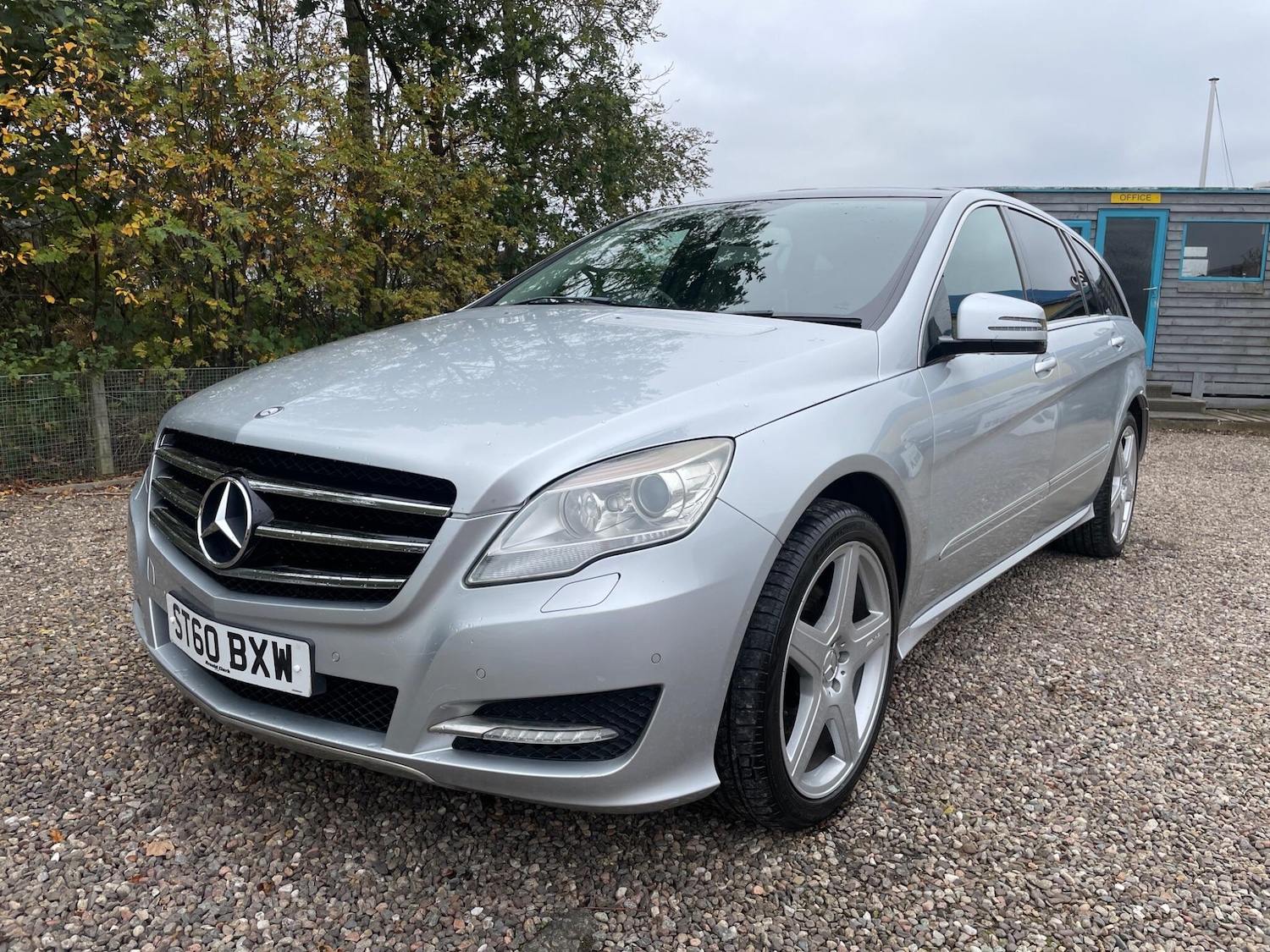 Used Mercedes-Benz R Class 2010 for sale - 76271849: Photo 2