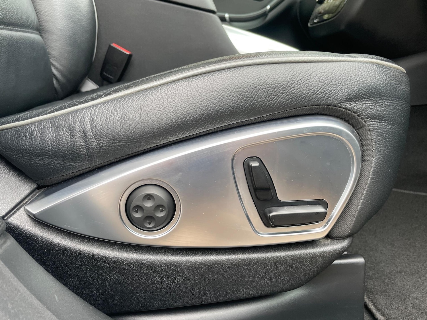 Used Mercedes-Benz R Class 2010 for sale - 76271849: Photo 21