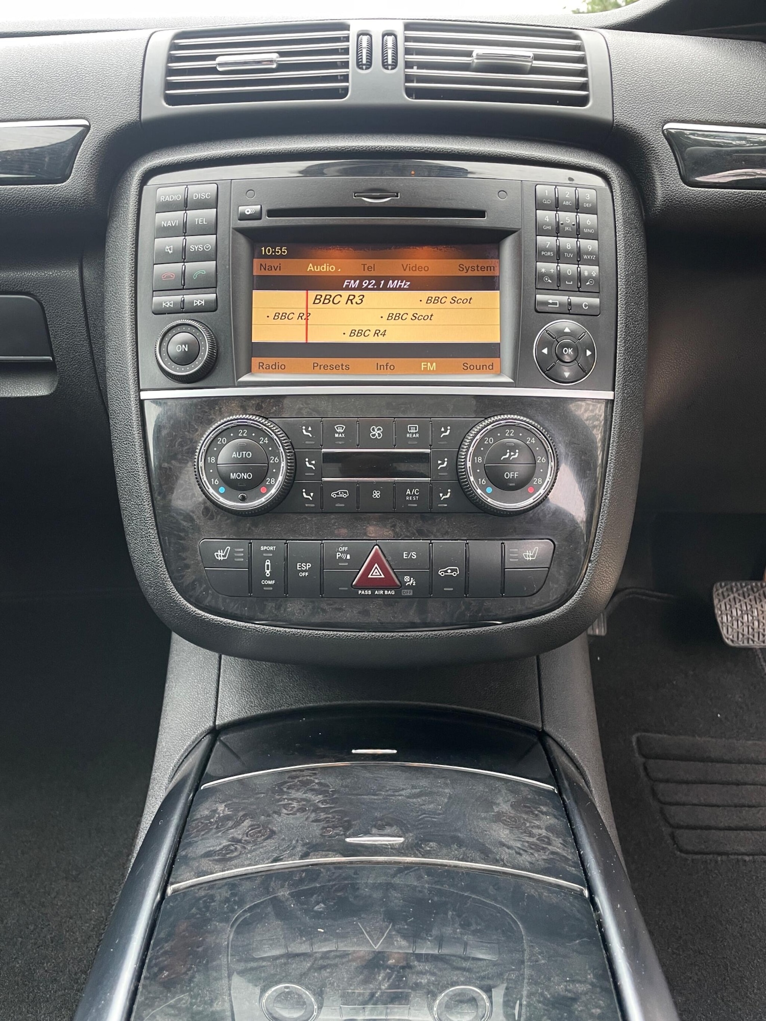 Used Mercedes-Benz R Class 2010 for sale - 76271849: Photo 23