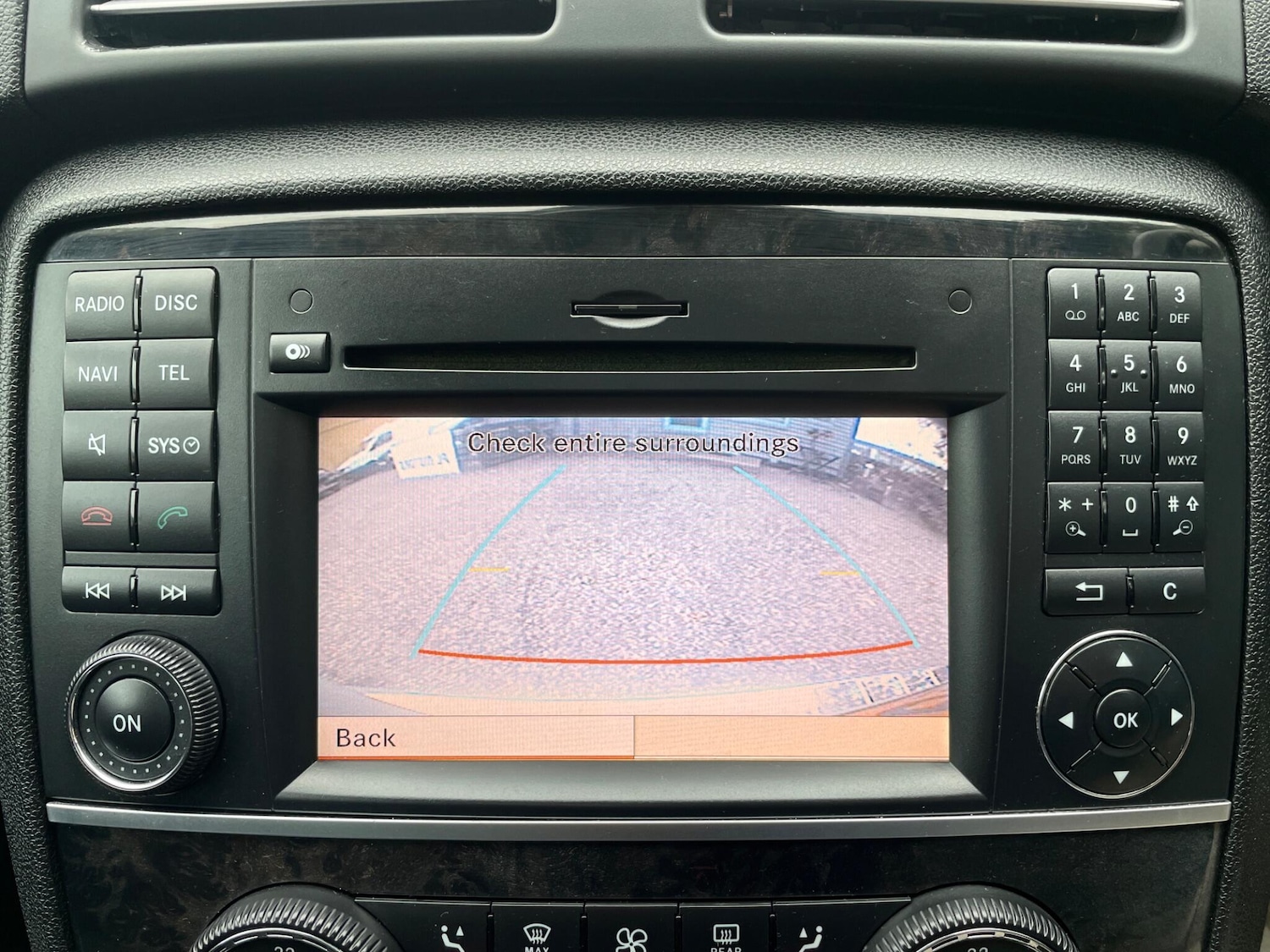 Used Mercedes-Benz R Class 2010 for sale - 76271849: Photo 24