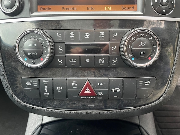 Used Mercedes-Benz R Class 2010 for sale - 76271849: Photo 25