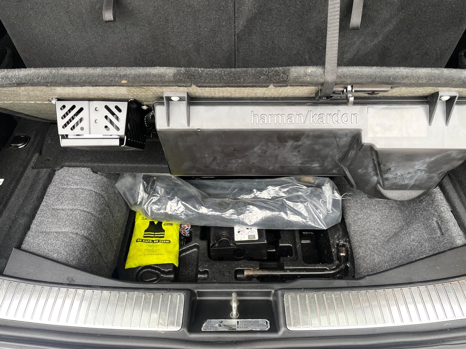 Used Mercedes-Benz R Class 2010 for sale - 76271849: Photo 33