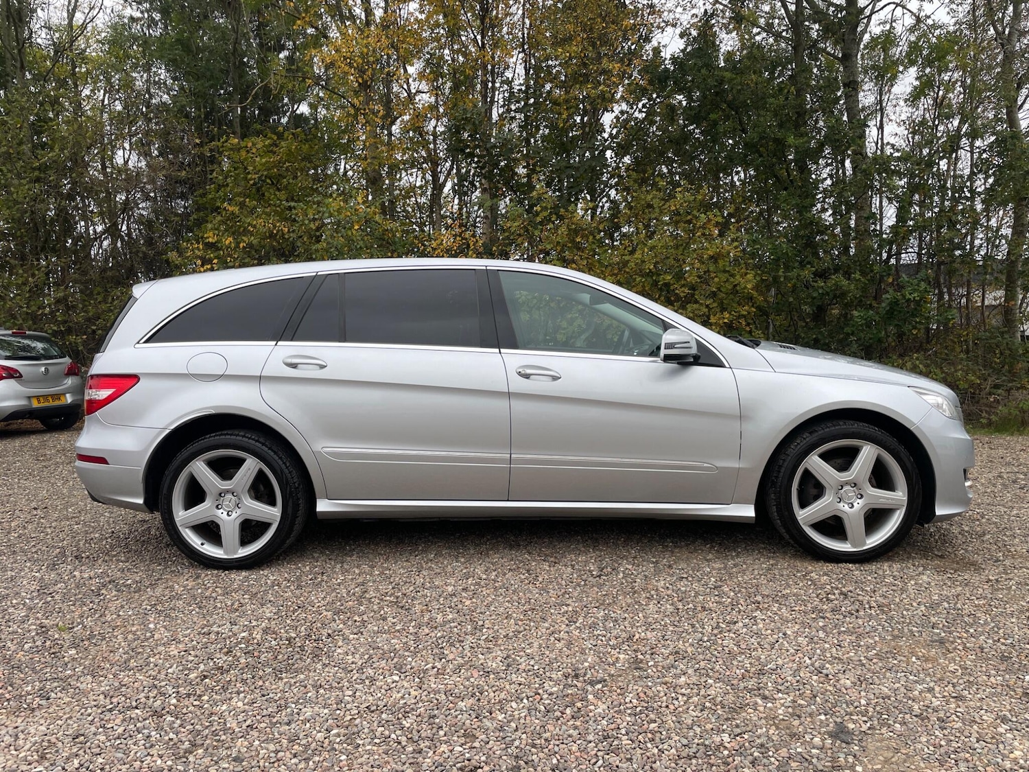 Used Mercedes-Benz R Class 2010 for sale - 76271849: Photo 5