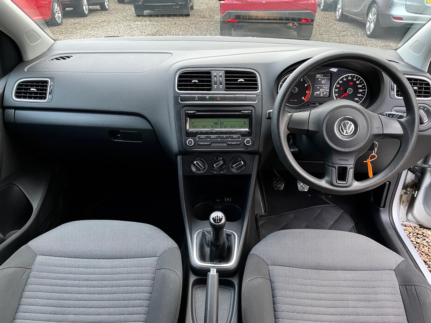 Used Volkswagen Polo 2010 for sale - 76754765: Photo 16