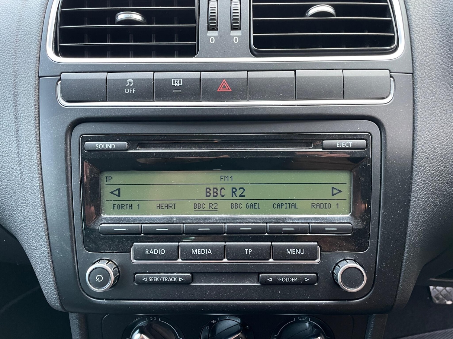 Used Volkswagen Polo 2010 for sale - 76754765: Photo 21