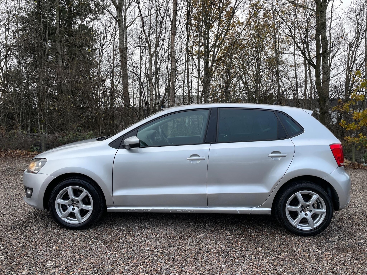 Used Volkswagen Polo 2010 for sale - 76754765: Photo 5