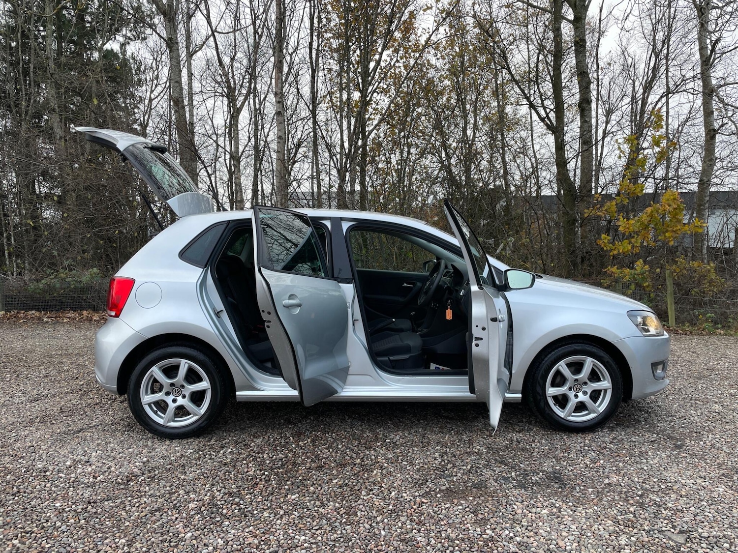 Used Volkswagen Polo 2010 for sale - 76754765: Photo 7