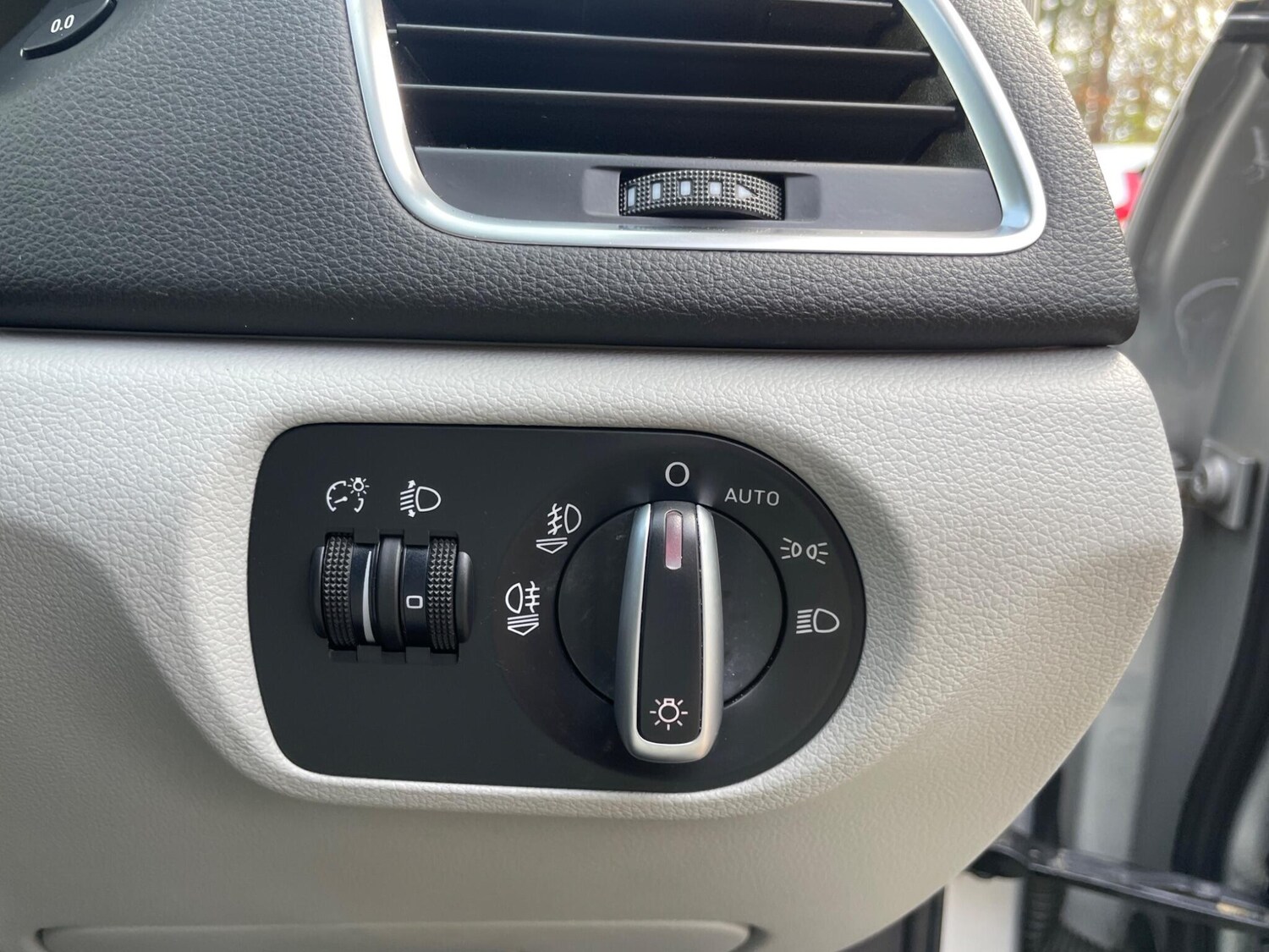 Used Audi Q3 2012 for sale - 78206833: Photo 24