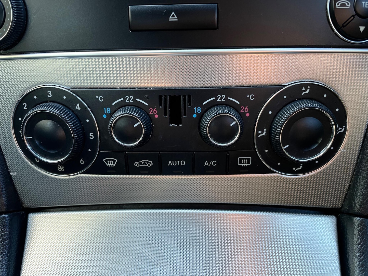 Used Mercedes-Benz CLK 2009 for sale - 76229355: Photo 22