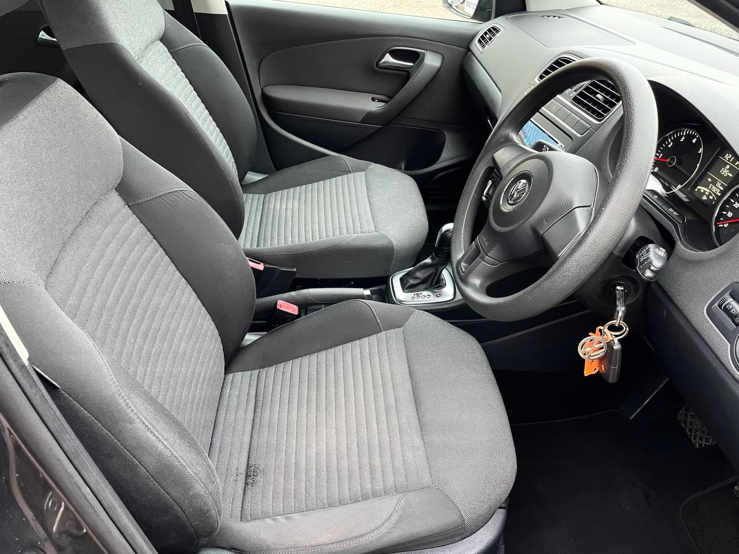 Used Volkswagen Polo 2013 for sale - 76937672: Photo 14