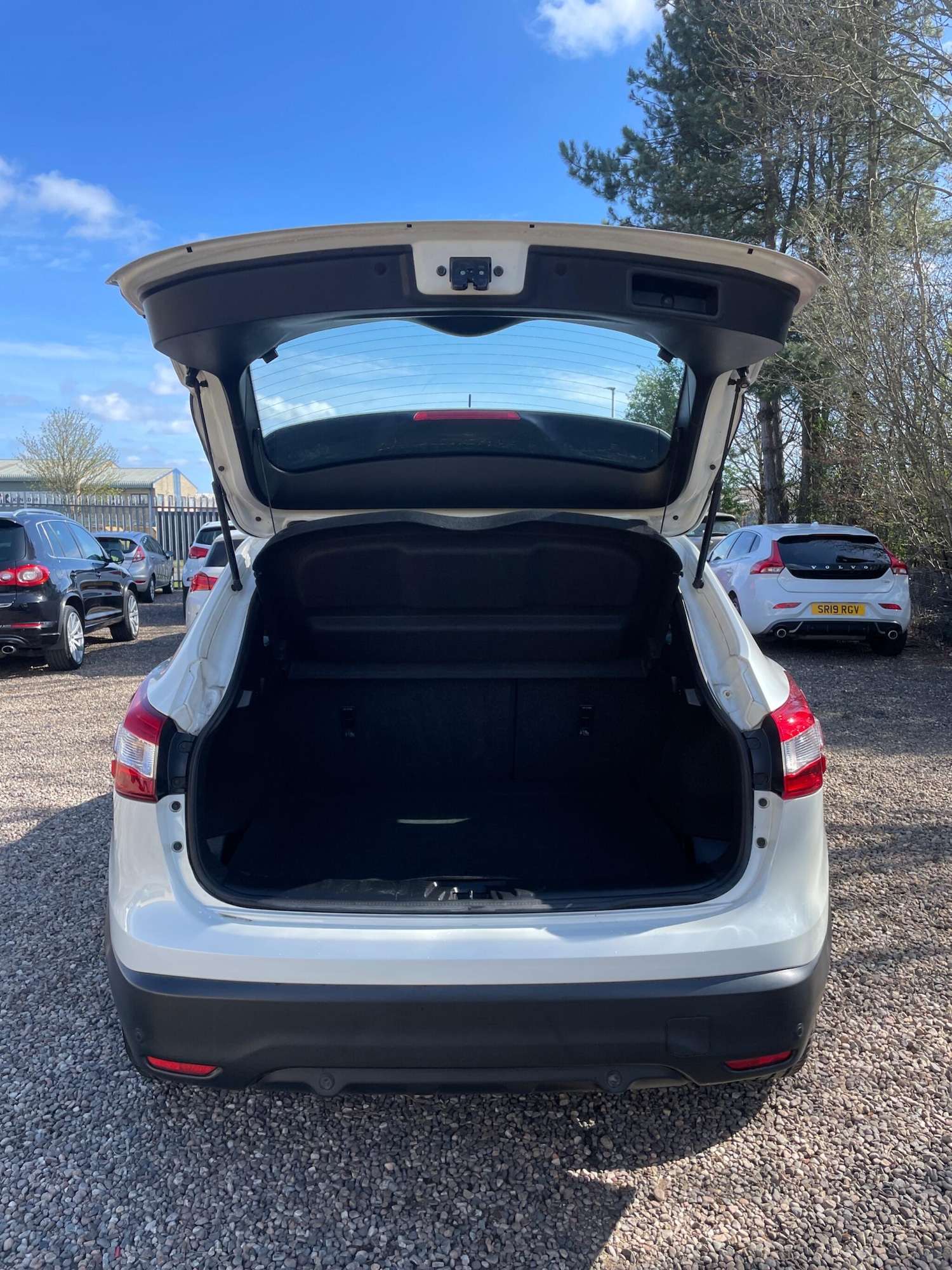 Used Nissan Qashqai 2015 for sale - 78206835: Photo 11