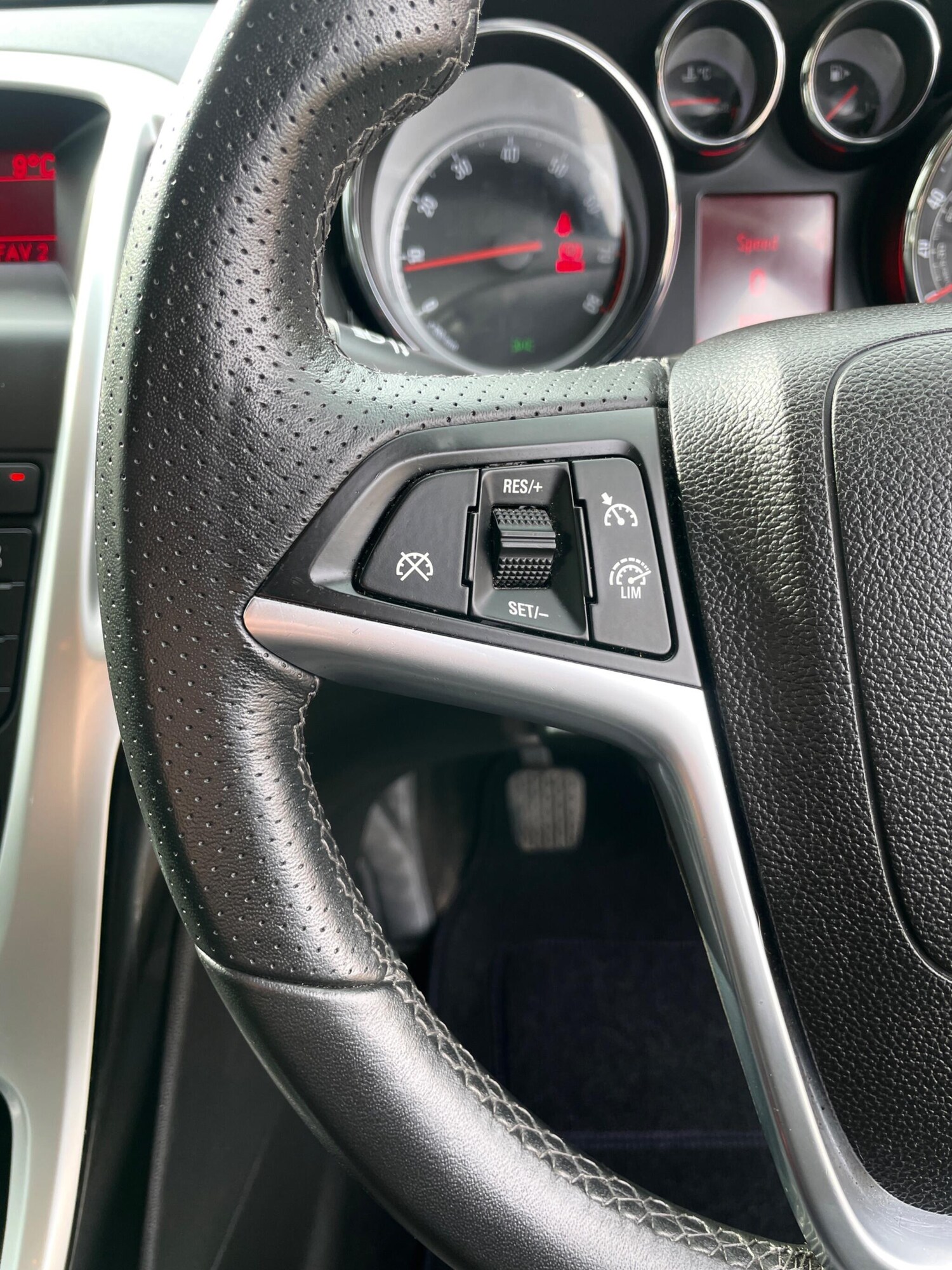 Used Vauxhall Astra 2012 for sale - 77894036: Photo 17