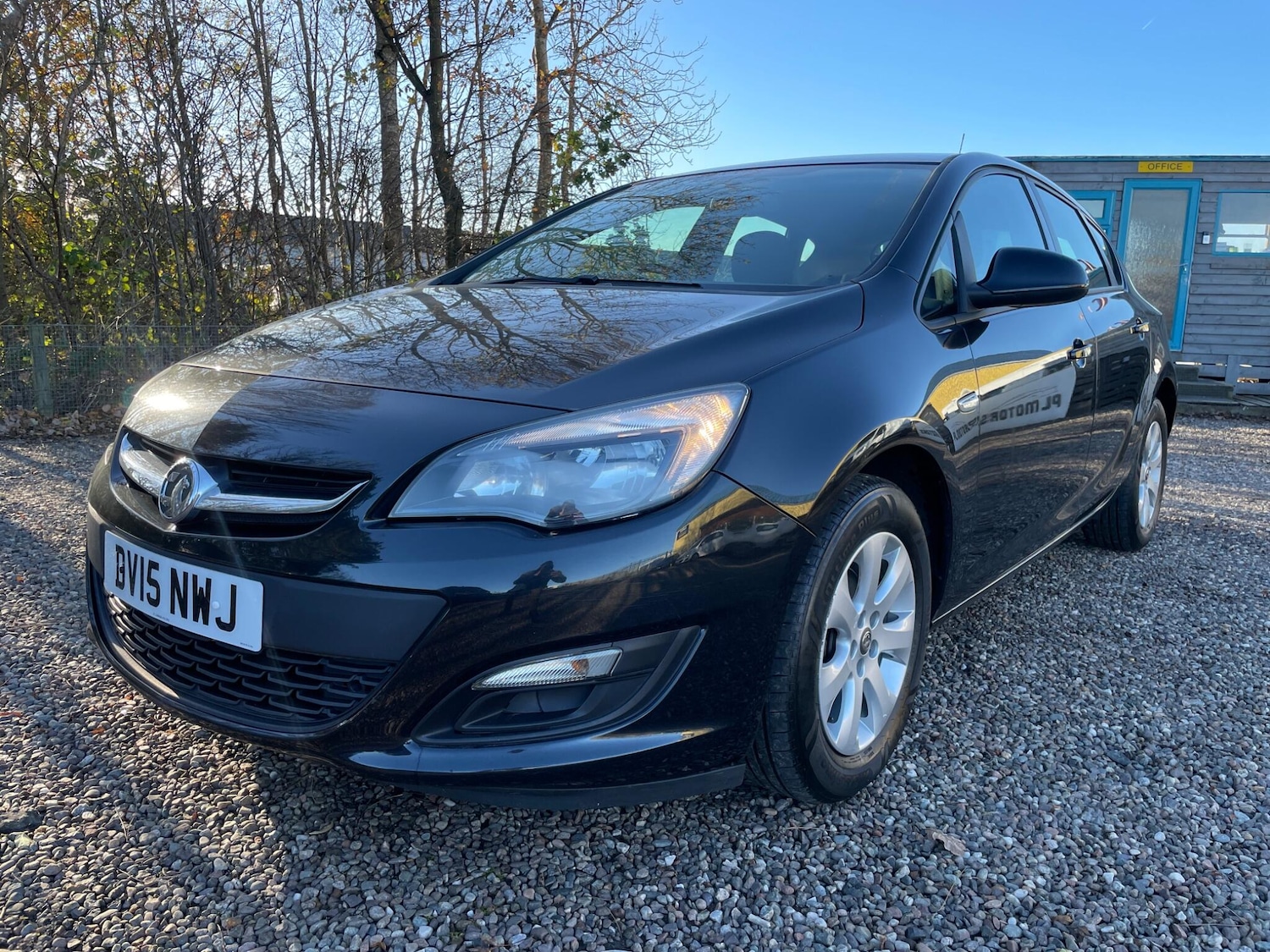 Used Vauxhall Astra 2015 for sale - 76623787: Photo 2