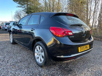 Used Vauxhall Astra 2015 for sale - 76623787: Photo