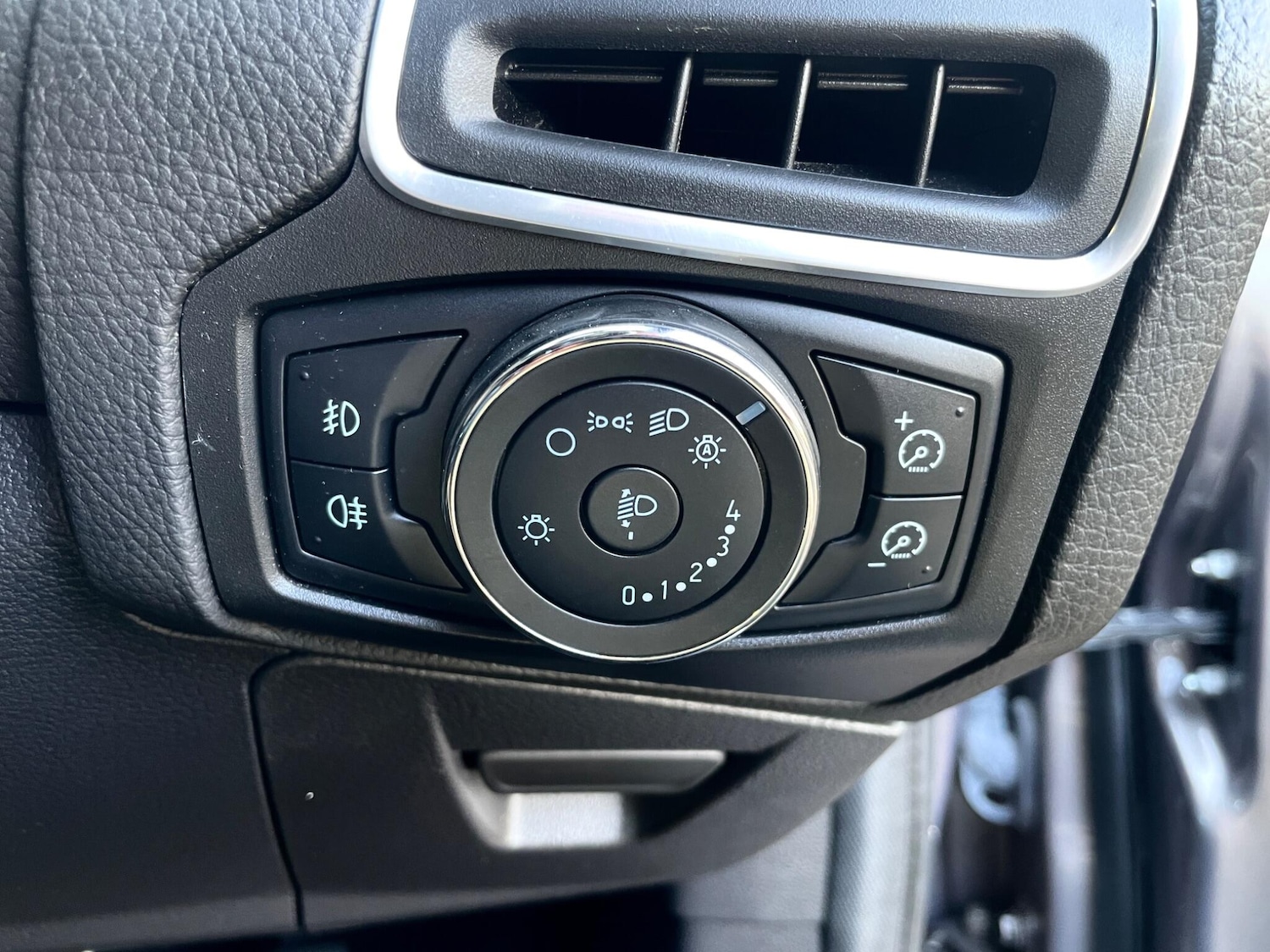 Used Ford Focus 2011 for sale - 76420271: Photo 24