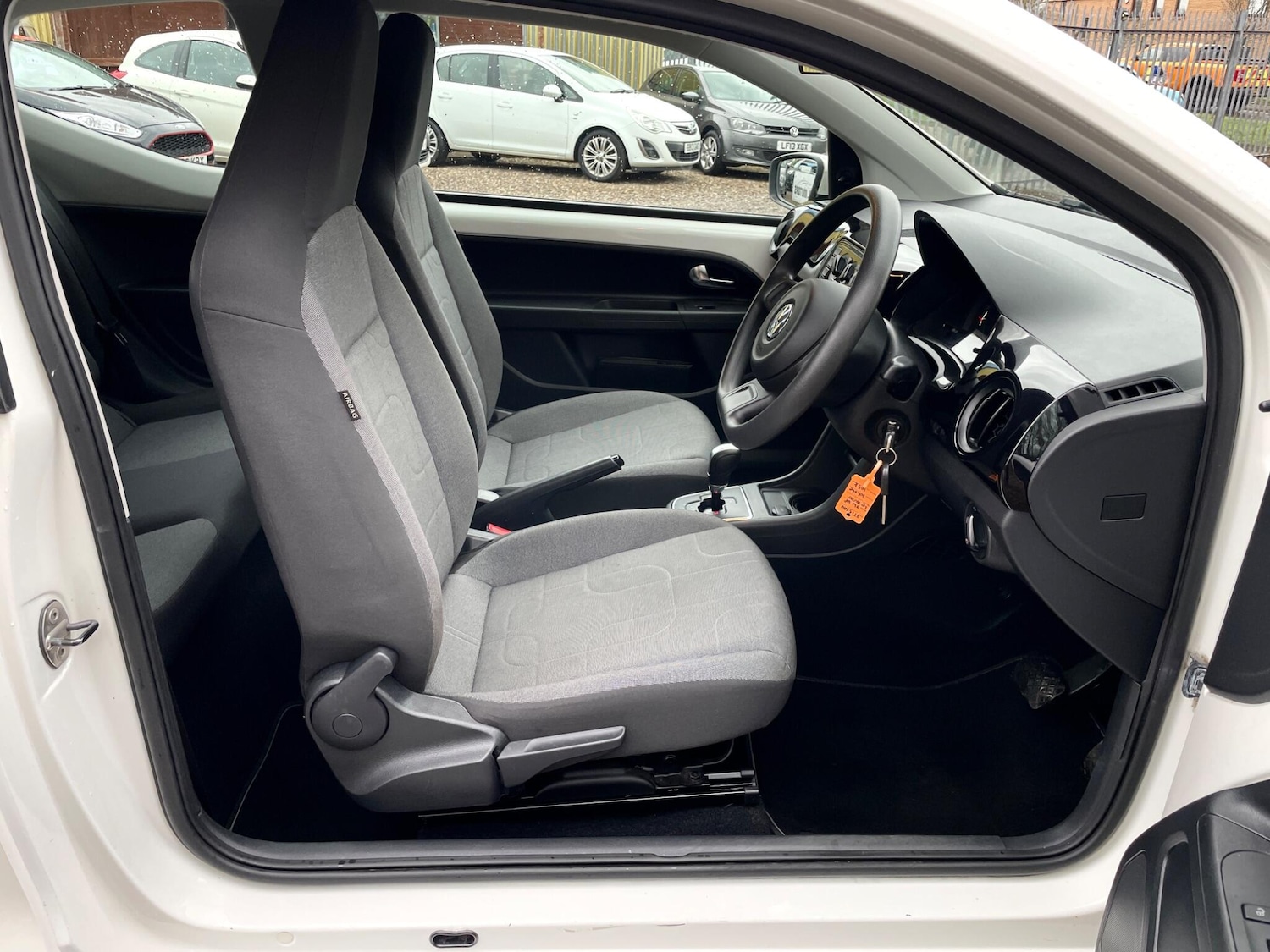 Used Volkswagen up! 2013 for sale - 76717520: Photo 16