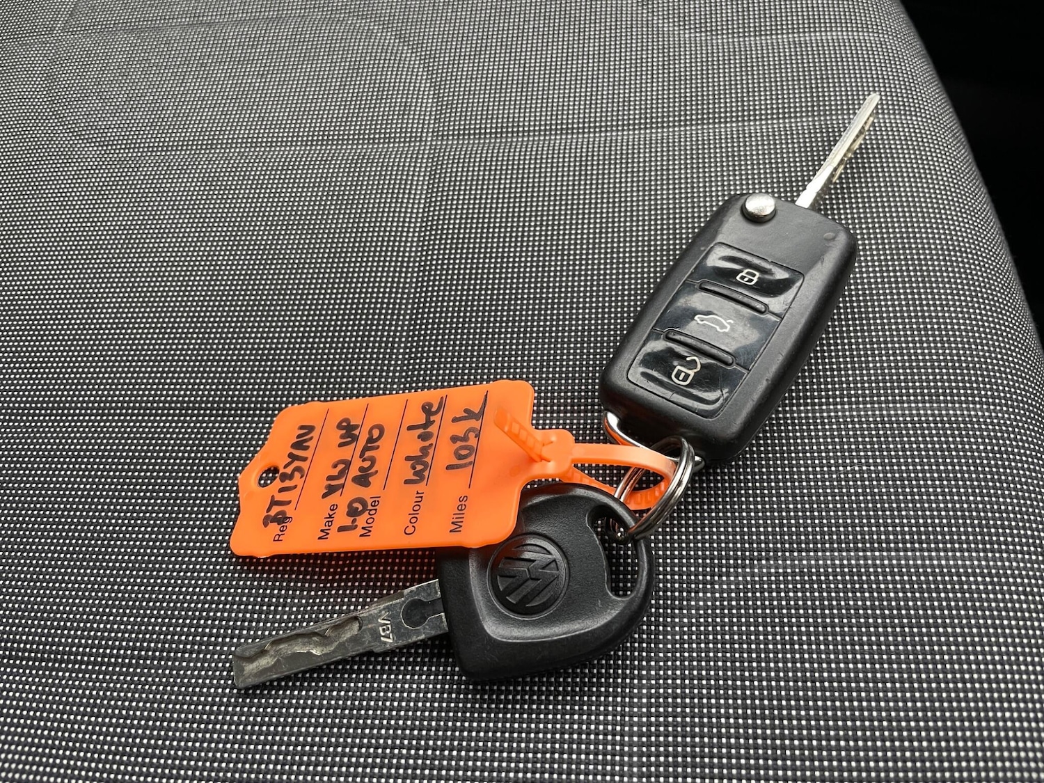 Used Volkswagen up! 2013 for sale - 76717520: Photo 25