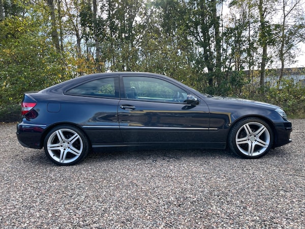 Used Mercedes-Benz CLC 2010 for sale - 76229359: Photo 5