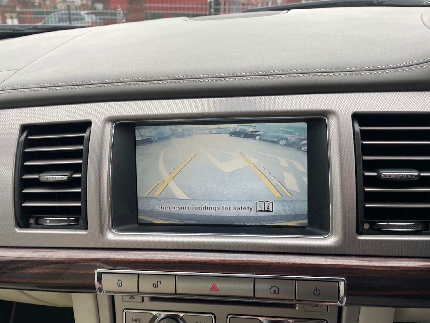 Used Jaguar XF 2010 for sale - 77782112: Photo 17