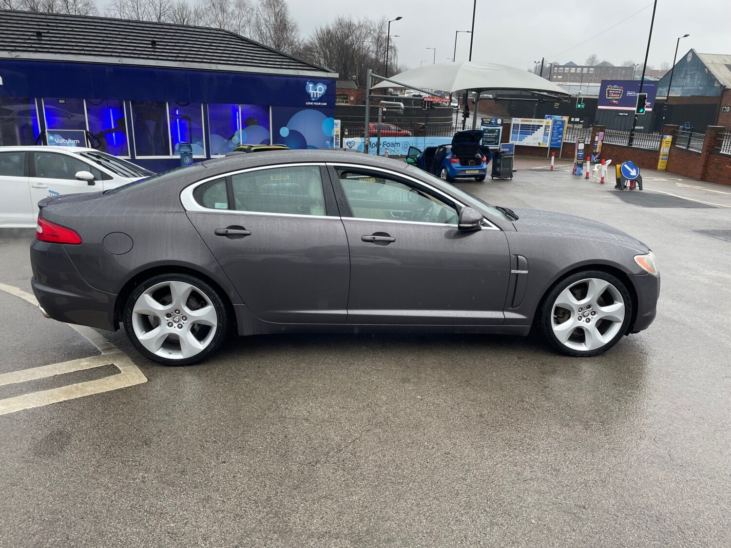 Used Jaguar XF 2010 for sale - 77782112: Photo 7