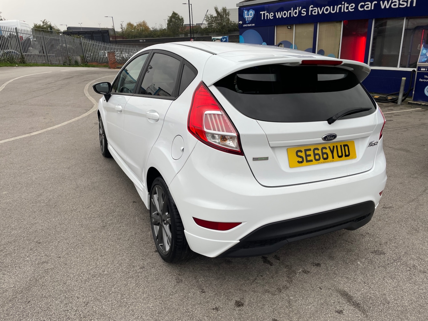 Used Ford Fiesta 2017 for sale - 76428789: Photo 5