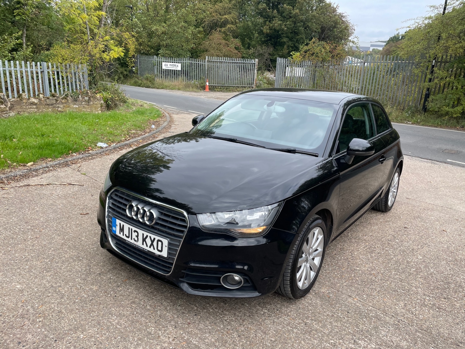 Used Audi A1 2013 for sale - 76097016: Photo 2