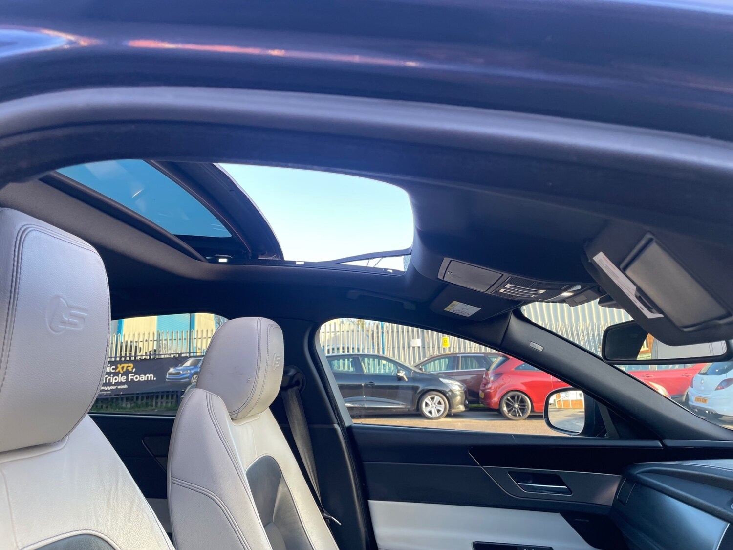 Used Jaguar XF 2016 for sale - 77681571: Photo 18