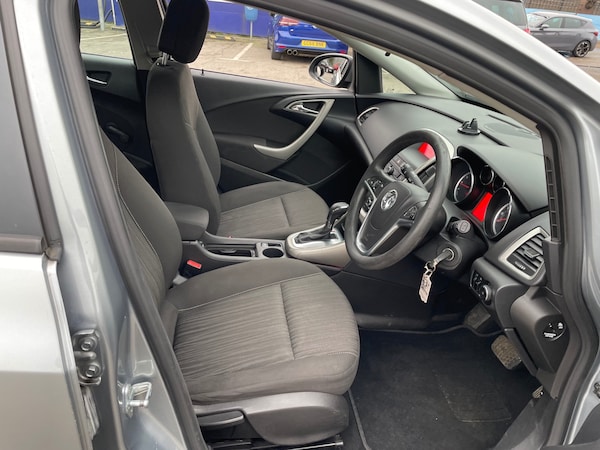 Used Vauxhall Astra 2011 for sale - 76312205: Photo 13
