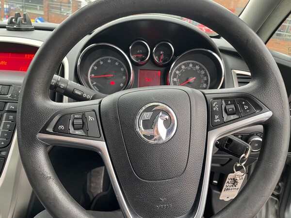 Used Vauxhall Astra 2011 for sale - 76312205: Photo 15