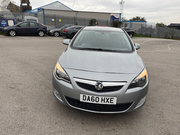 Used Vauxhall Astra 2011 for sale - 76312205: Photo 2