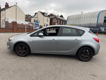 Used Vauxhall Astra 2011 for sale - 76312205: Photo 4