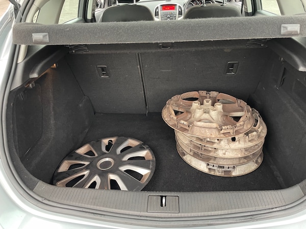 Used Vauxhall Astra 2011 for sale - 76312205: Photo 9