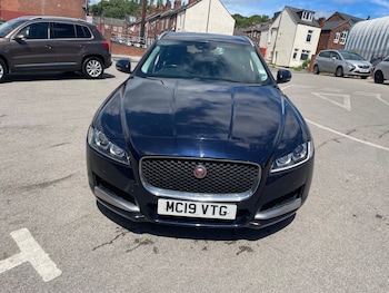 Used Jaguar XF 2019 for sale - 79369077: Photo