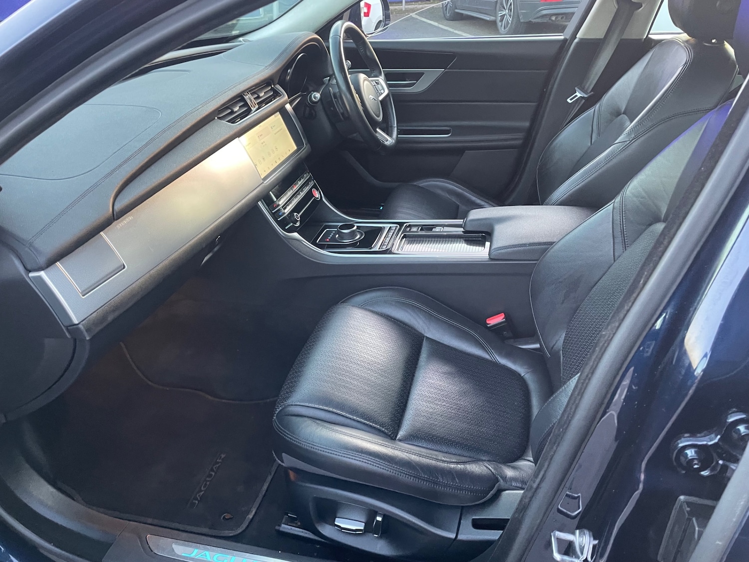 Used Jaguar XF 2019 for sale - 77851502: Photo 11