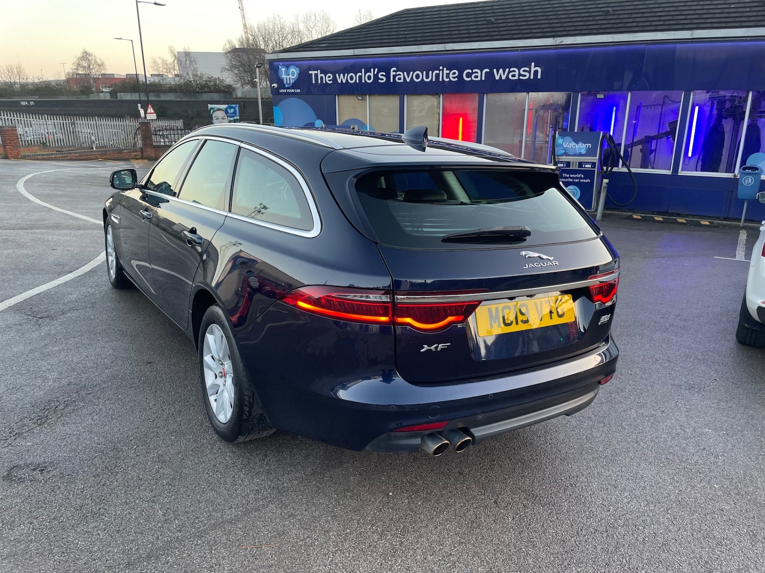 Used Jaguar XF 2019 for sale - 77851502: Photo 5
