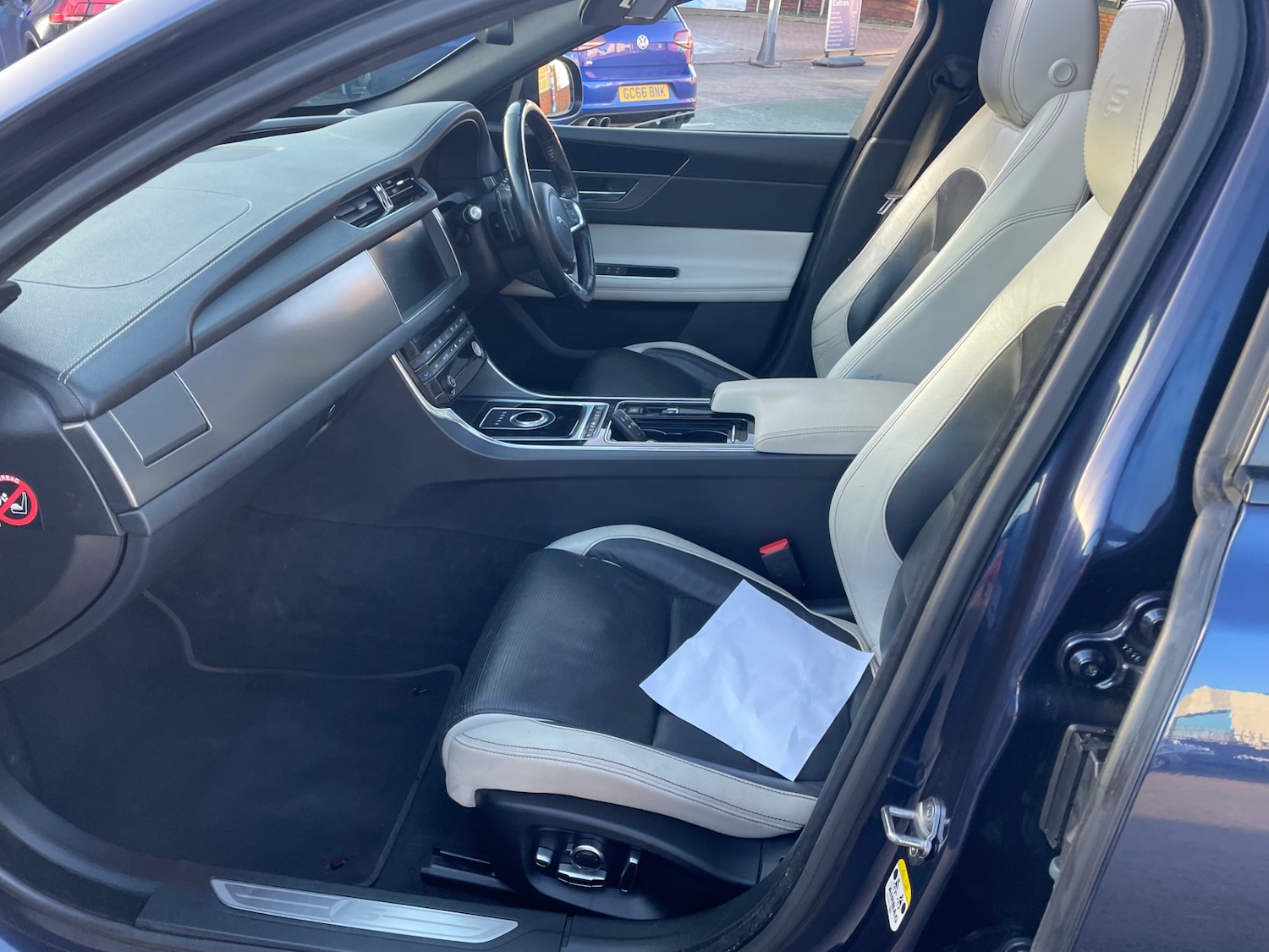 Used Jaguar XF 2016 for sale - 77556902: Photo 11